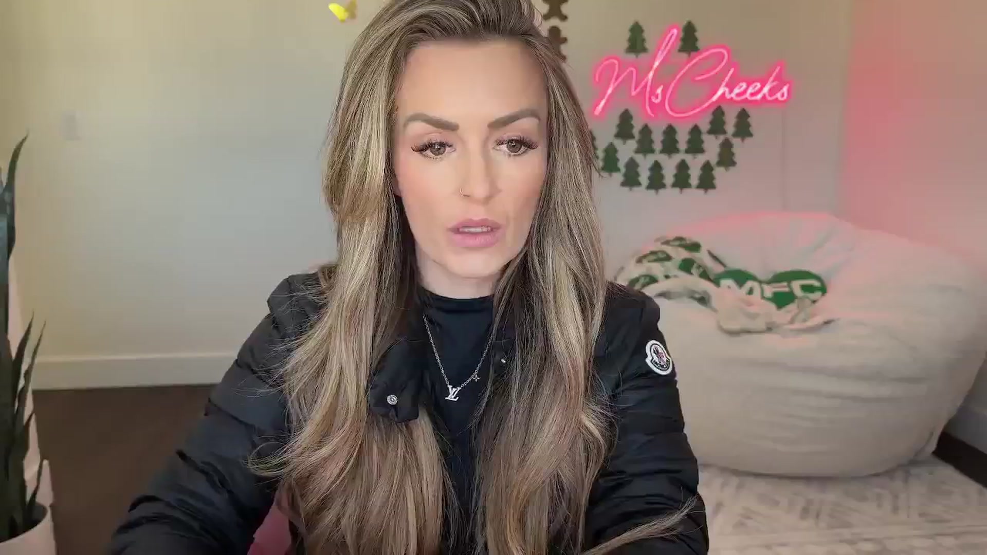 Gallery image thumbnail from MsCheeks's myfreecams stream on, 11/14/2025, 23:36 image 1 of 20