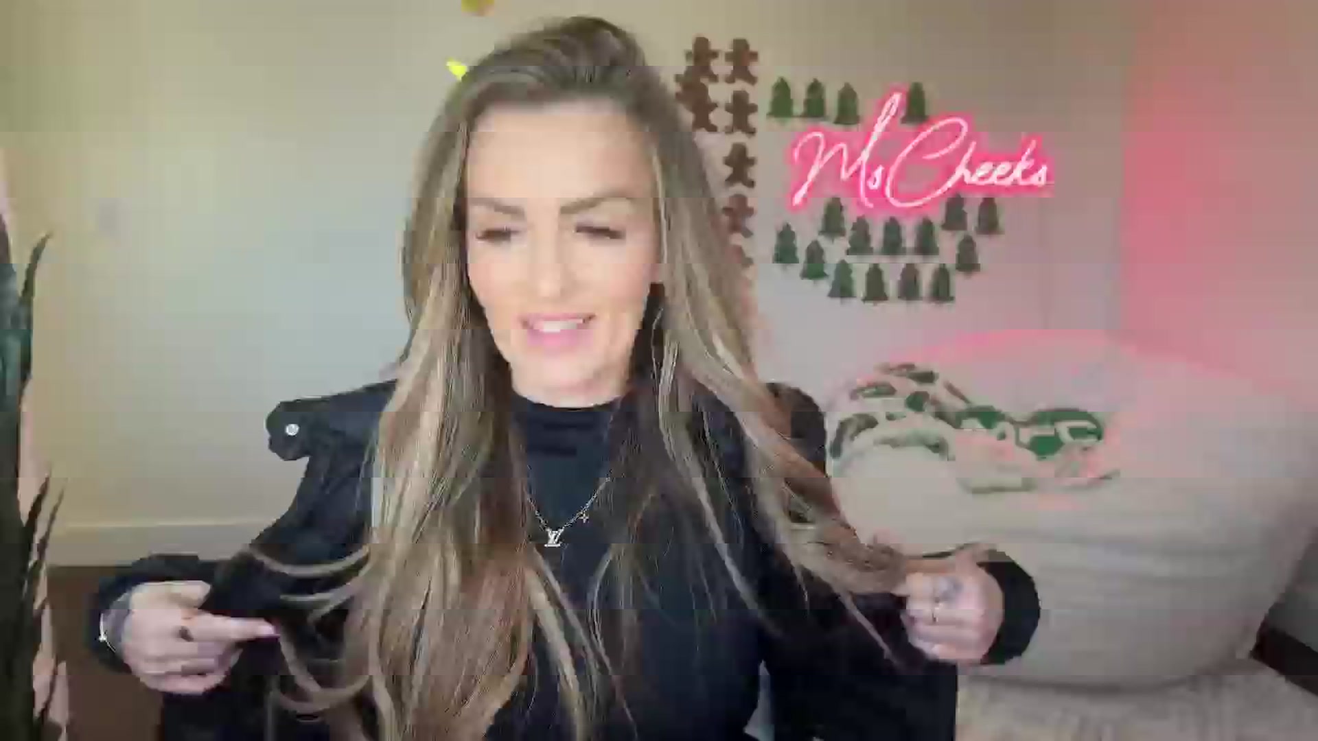 Gallery image thumbnail from MsCheeks's myfreecams stream on, 11/14/2025, 23:36 image 15 of 20