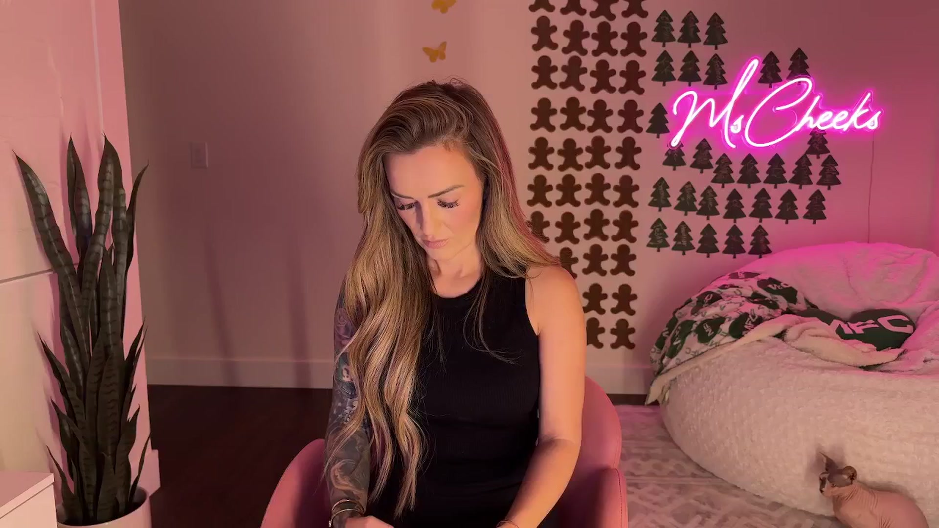 Gallery image thumbnail from MsCheeks's myfreecams stream on, 11/21/2025, 02:35 image 4 of 20