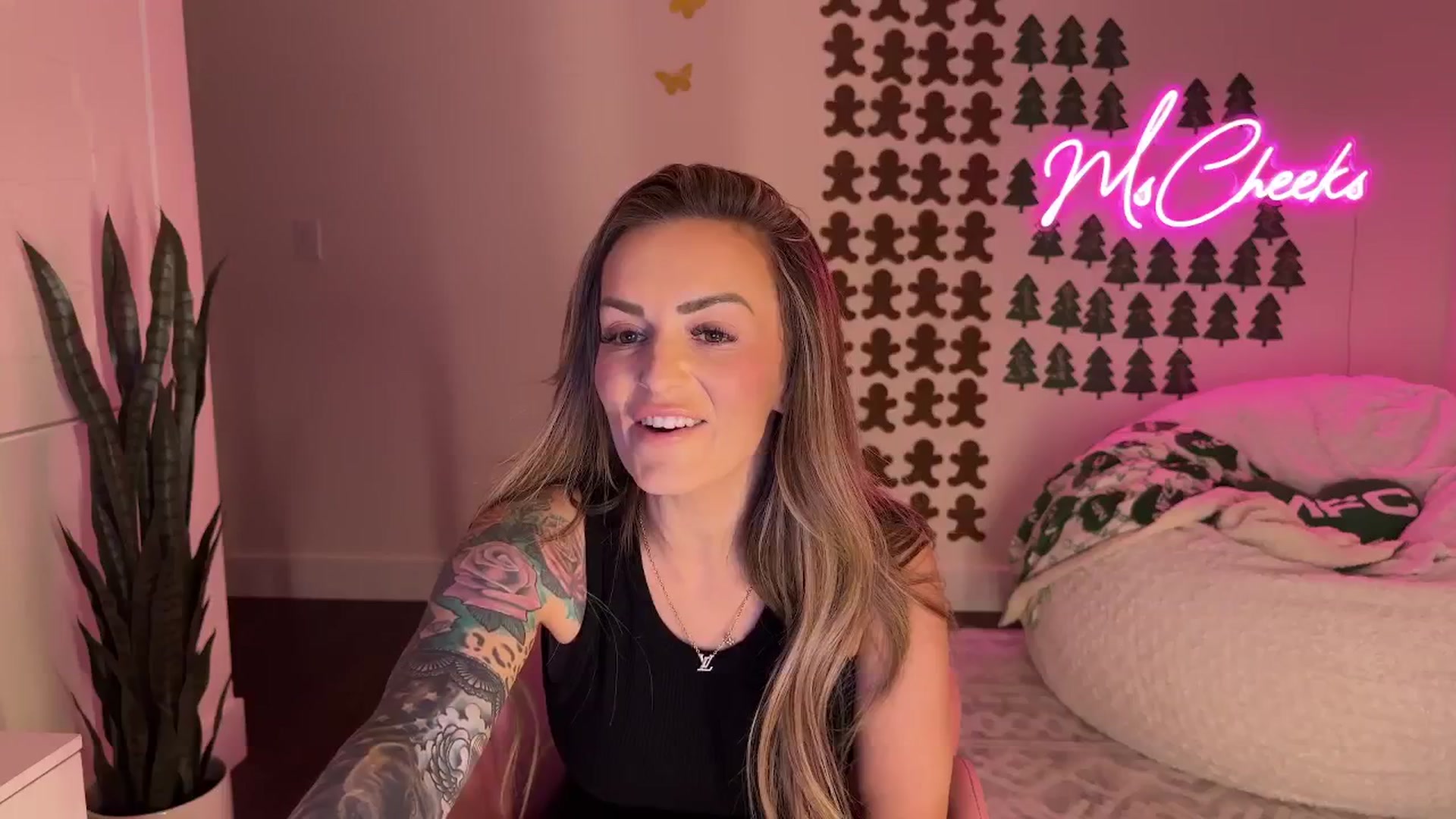Gallery image thumbnail from MsCheeks's myfreecams stream on, 11/21/2025, 02:35 image 7 of 20
