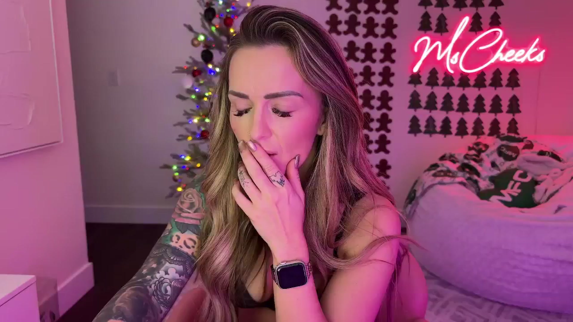 Gallery image thumbnail from MsCheeks's myfreecams stream on, 11/30/2025, 03:35 image 9 of 20
