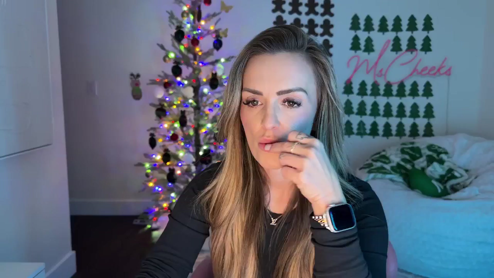 Gallery image thumbnail from MsCheeks's myfreecams stream on, 12/06/2025, 24:42 image 4 of 20