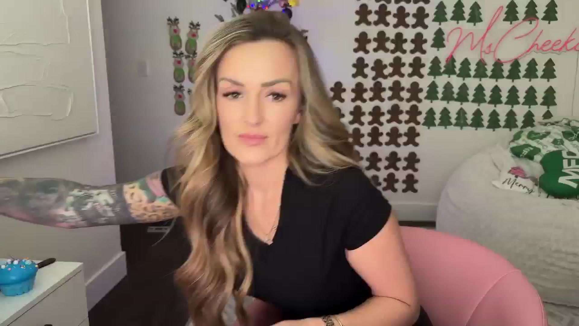 Gallery image thumbnail from MsCheeks's myfreecams stream on, 12/16/2025, 23:12 image 11 of 20