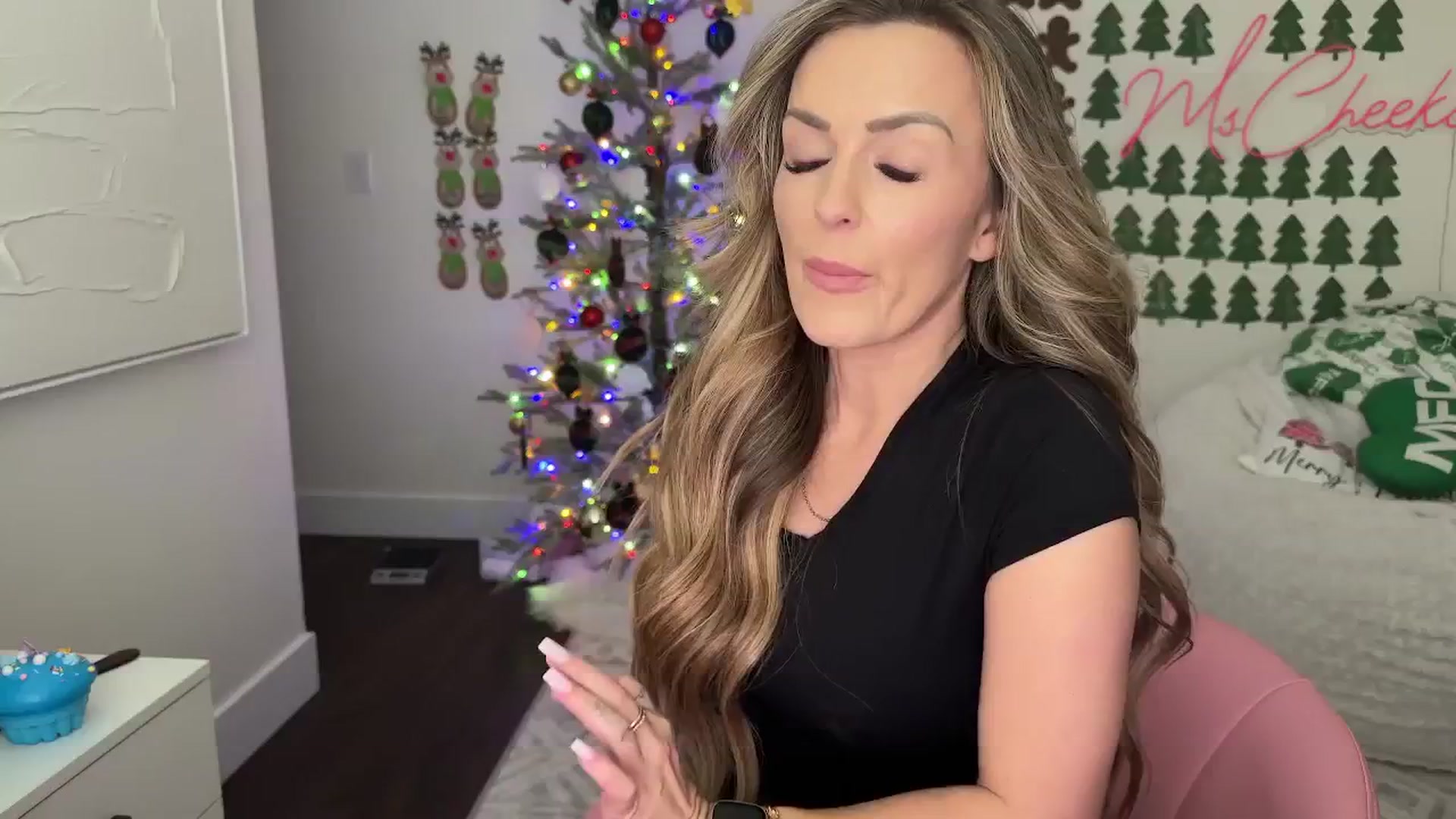 Gallery image thumbnail from MsCheeks's myfreecams stream on, 12/16/2025, 23:12 image 5 of 20