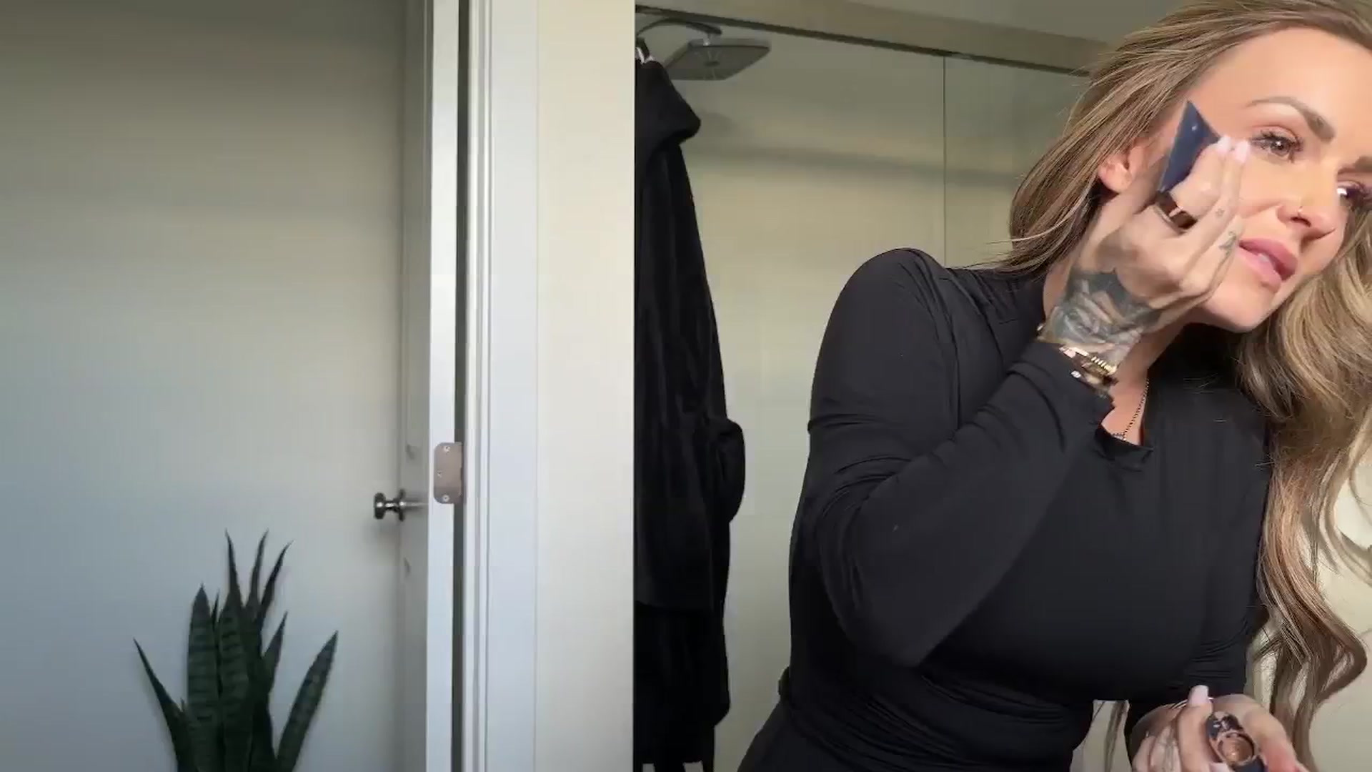 Gallery image thumbnail from MsCheeks's myfreecams stream on, 12/17/2025, 23:47 image 3 of 20