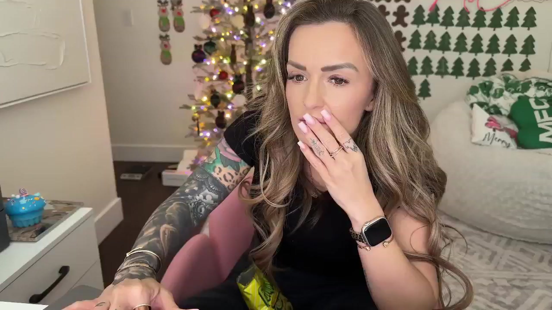 Gallery image thumbnail from MsCheeks's myfreecams stream on, 12/20/2025, 22:53 image 9 of 20