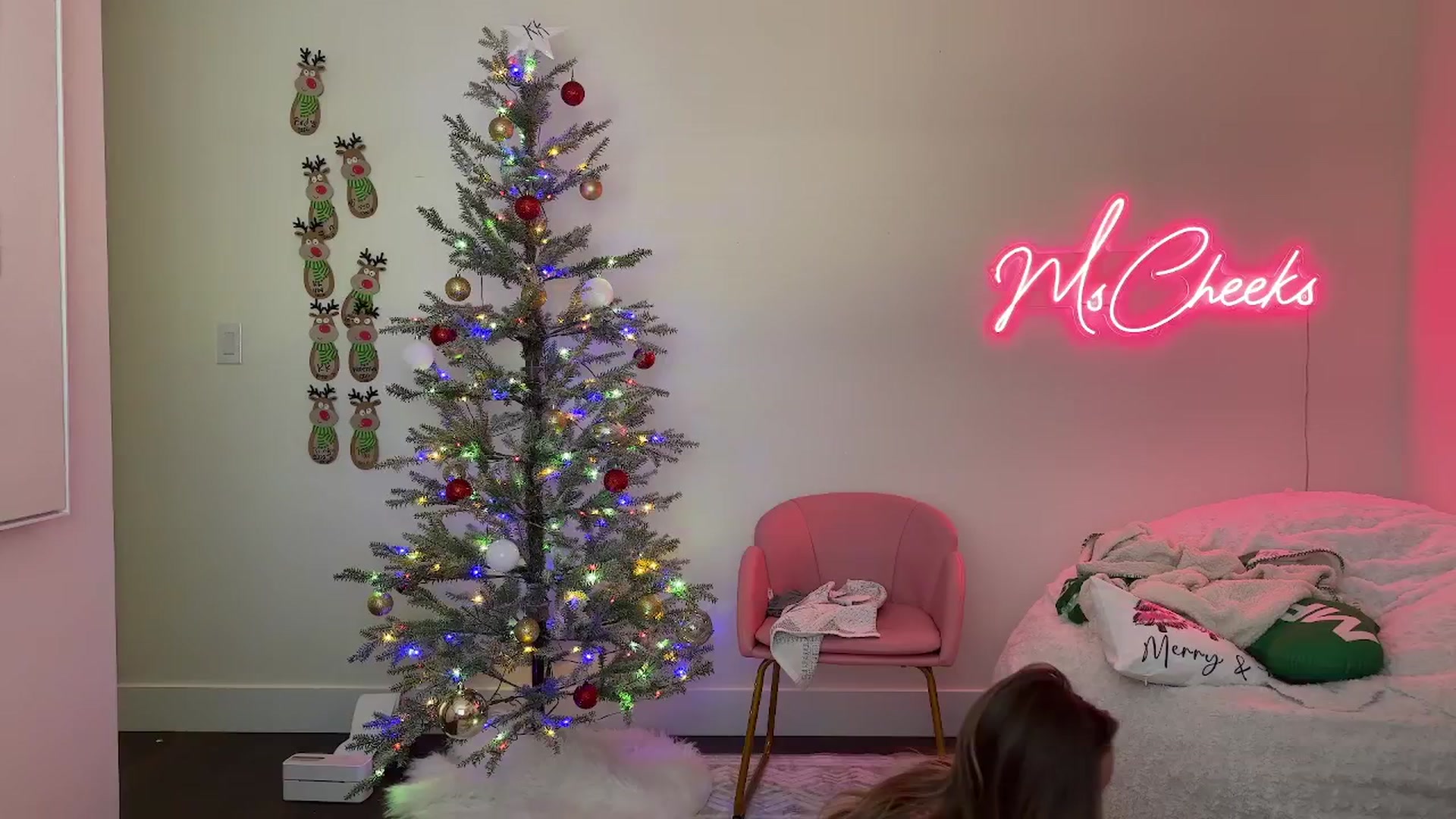 Gallery image thumbnail from MsCheeks's myfreecams stream on, 12/26/2025, 23:29 image 17 of 20