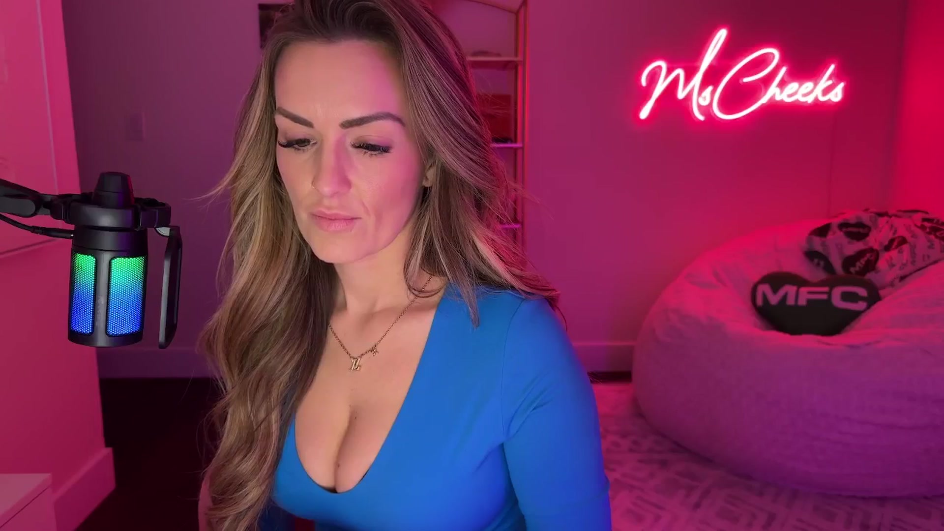 Gallery image thumbnail from MsCheeks's myfreecams stream on, 01/02/2026, 01:21 image 4 of 20