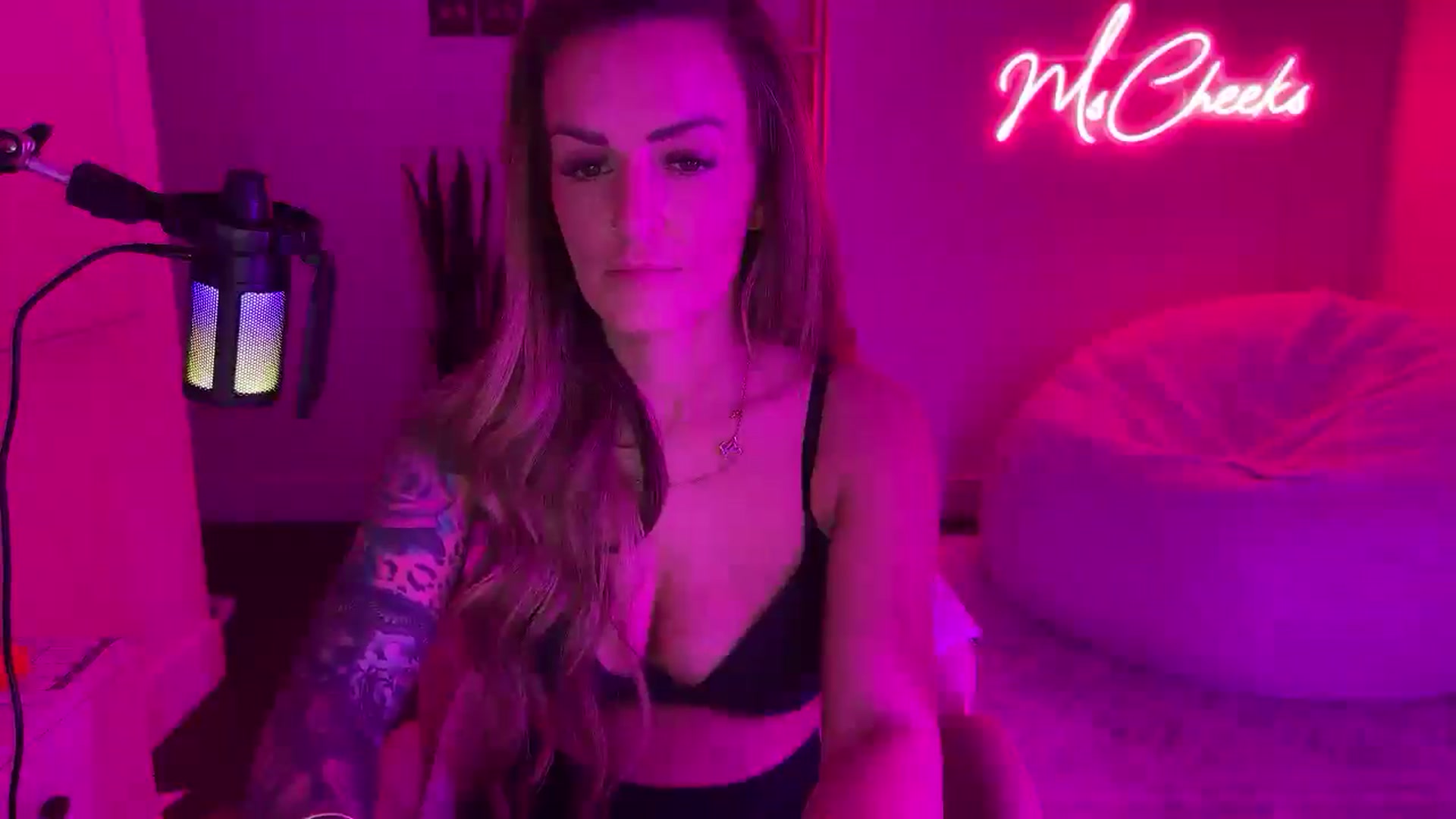 Gallery image thumbnail from MsCheeks's myfreecams stream on, 01/07/2026, 01:07 image 5 of 20