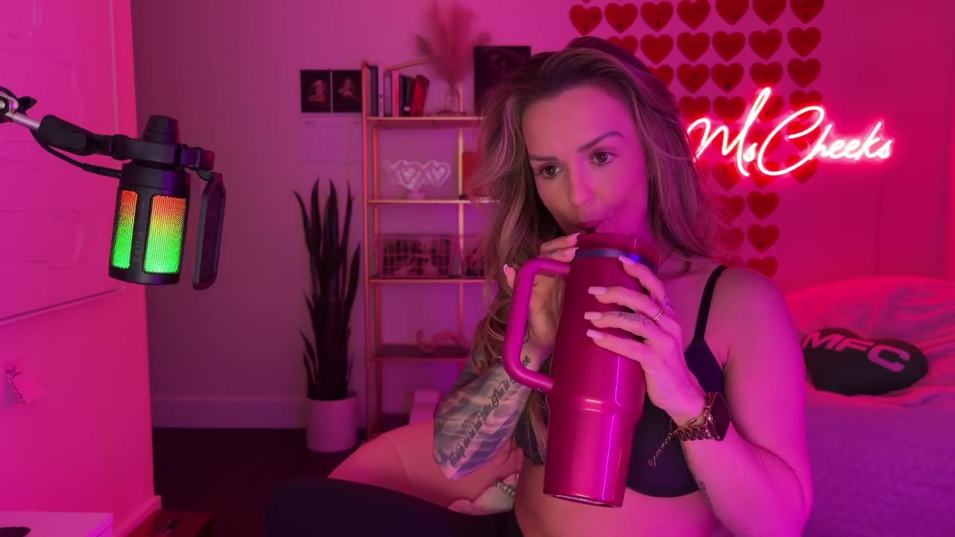 Gallery image thumbnail from MsCheeks's myfreecams stream on, 02/04/2026, 01:26 image 2 of 20