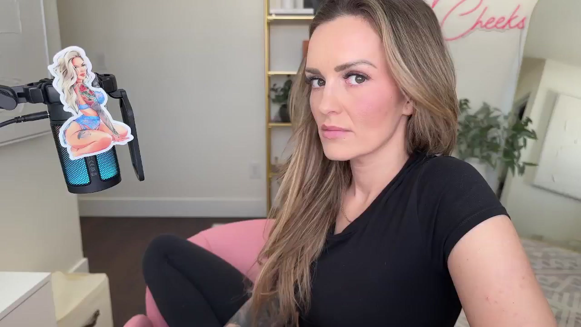 Gallery image thumbnail from MsCheeks's myfreecams stream on, 03/02/2026, 23:28 image 18 of 20