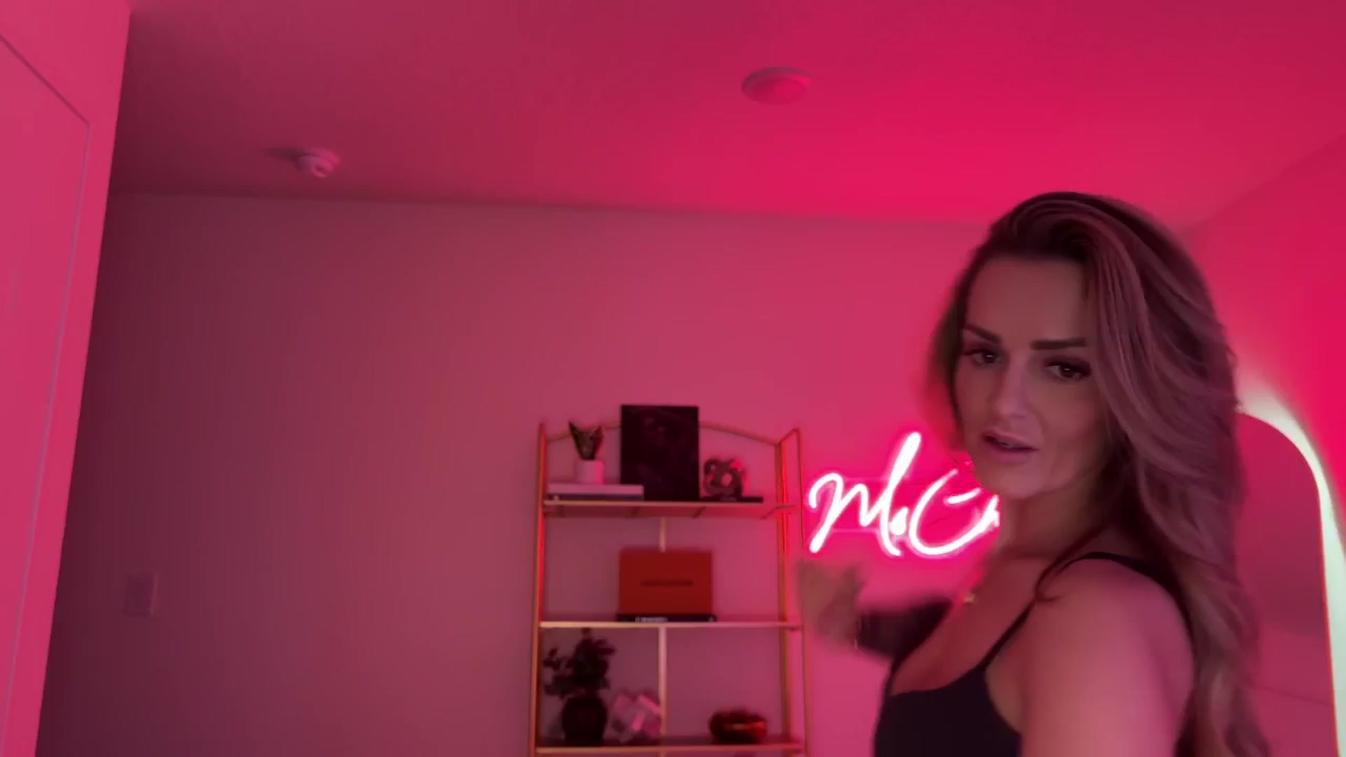 Gallery image thumbnail from MsCheeks's myfreecams stream on, 03/25/2026, 02:15 image 15 of 20