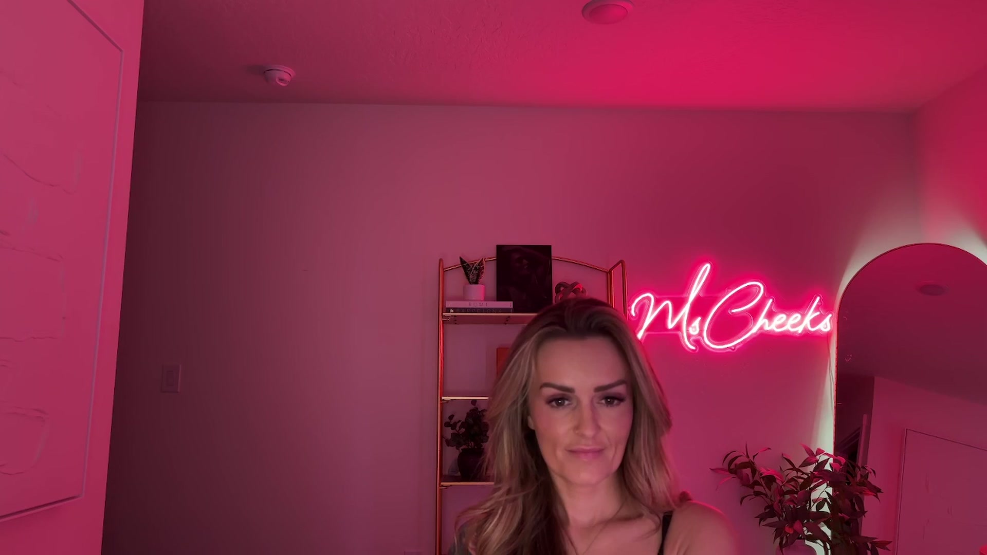 Gallery image thumbnail from MsCheeks's myfreecams stream on, 03/25/2026, 02:15 image 10 of 20