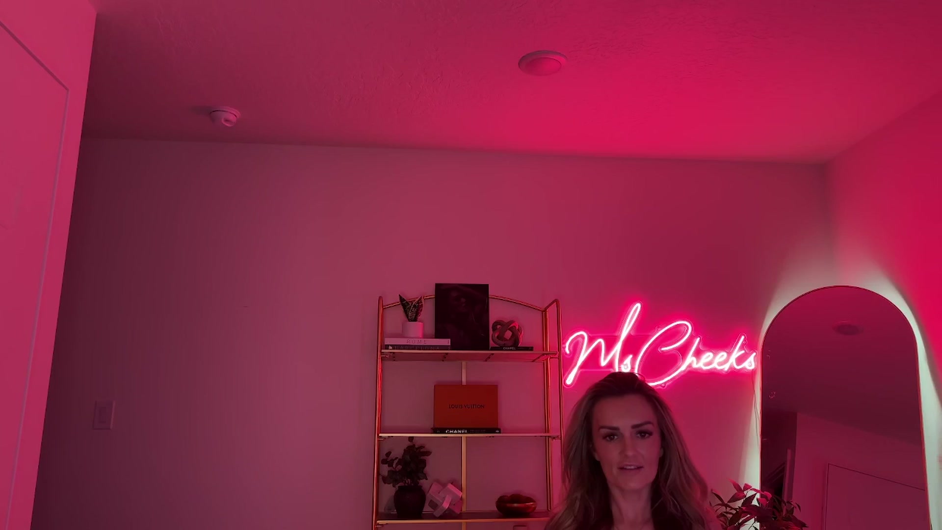 Gallery image thumbnail from MsCheeks's myfreecams stream on, 03/25/2026, 02:15 image 16 of 20