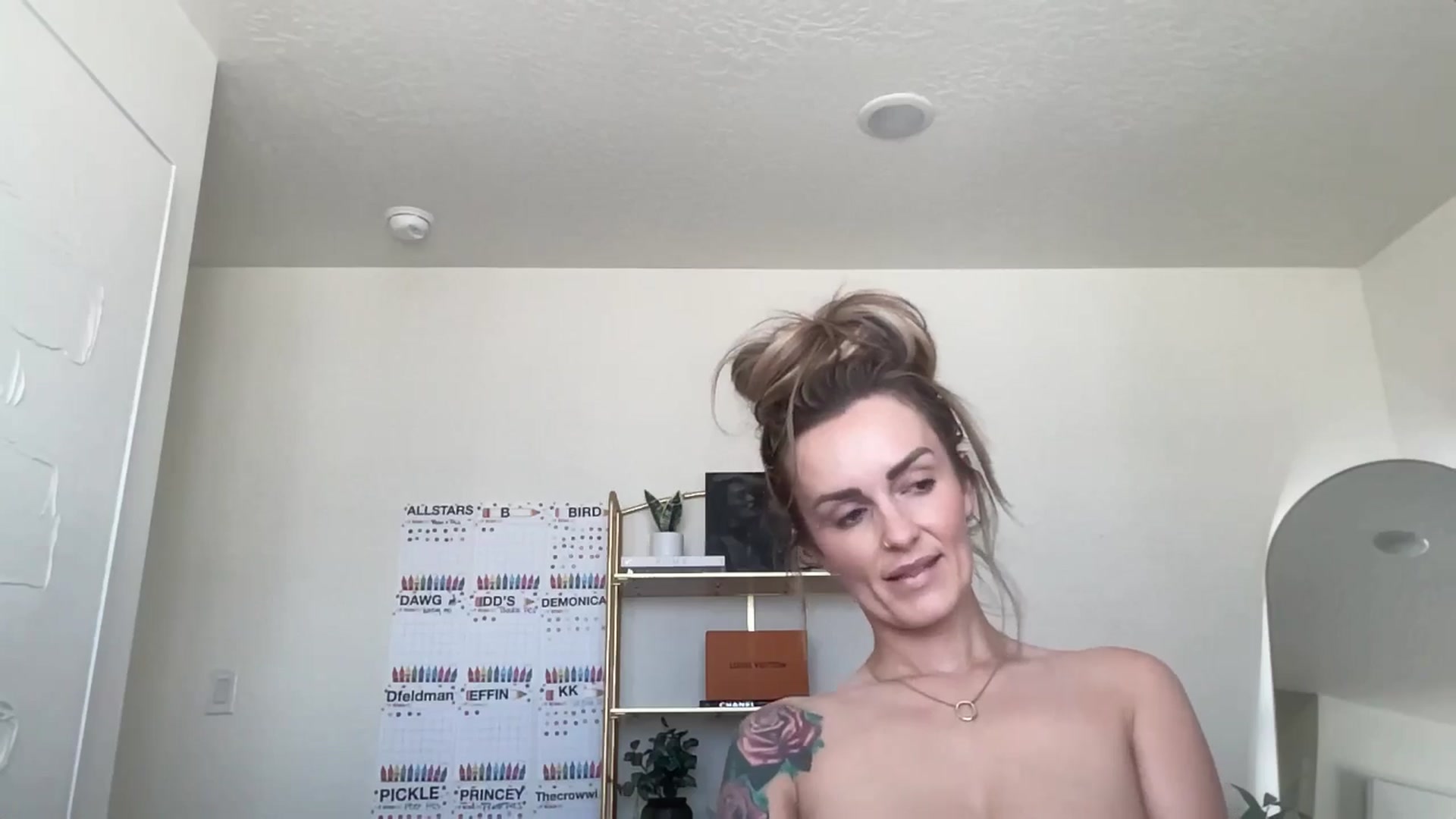 Gallery image thumbnail from MsCheeks's myfreecams stream on, 04/11/2026, 23:14 image 14 of 20