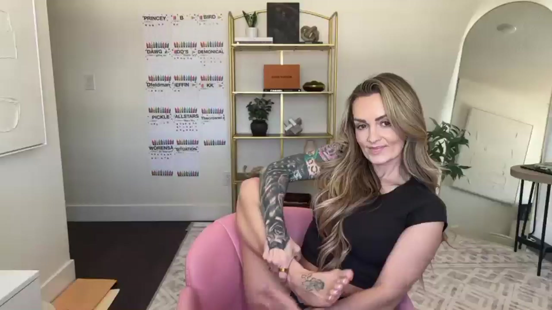 Gallery image thumbnail from MsCheeks's myfreecams stream on, 05/06/2026, 22:07 image 12 of 20