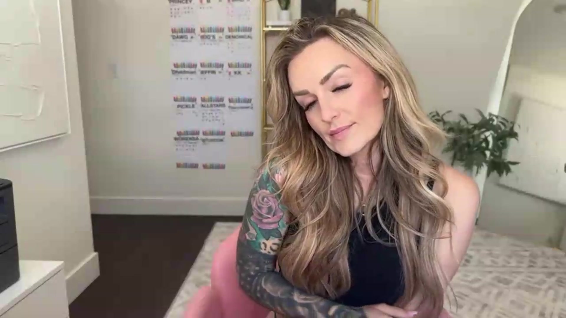 Gallery image thumbnail from MsCheeks's myfreecams stream on, 05/17/2026, 21:50 image 9 of 20