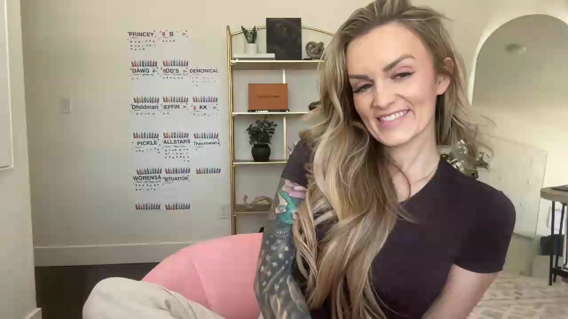 Gallery image thumbnail from MsCheeks's myfreecams stream on, 05/20/2026, 23:27 image 13 of 20