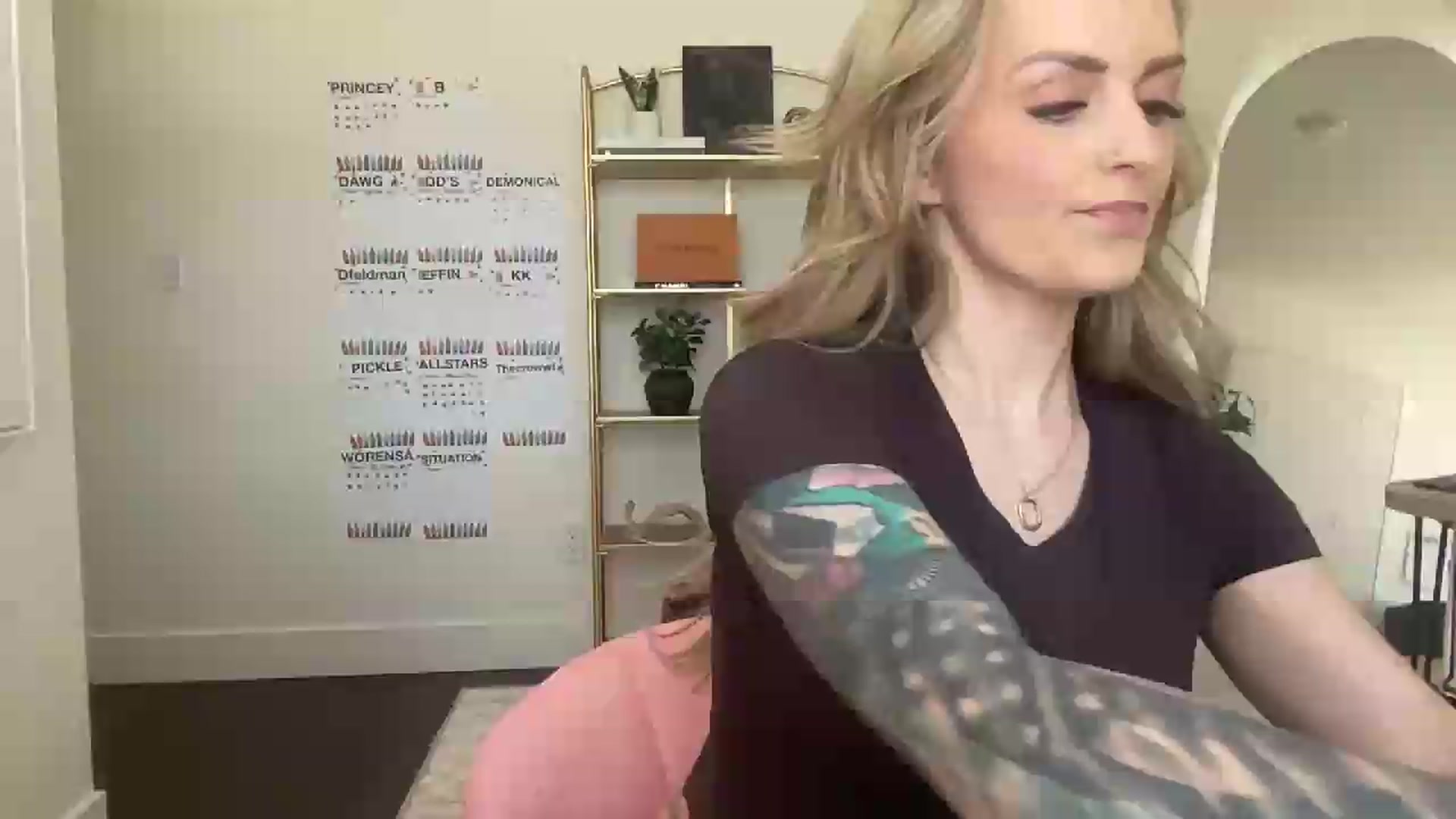 Gallery image thumbnail from MsCheeks's myfreecams stream on, 05/20/2026, 23:27 image 1 of 20