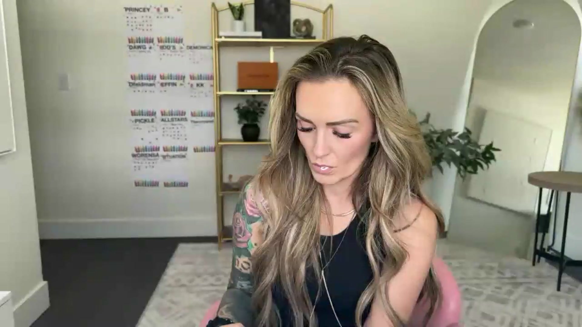 Gallery image thumbnail from MsCheeks's myfreecams stream on, 06/19/2026, 22:55 image 6 of 20