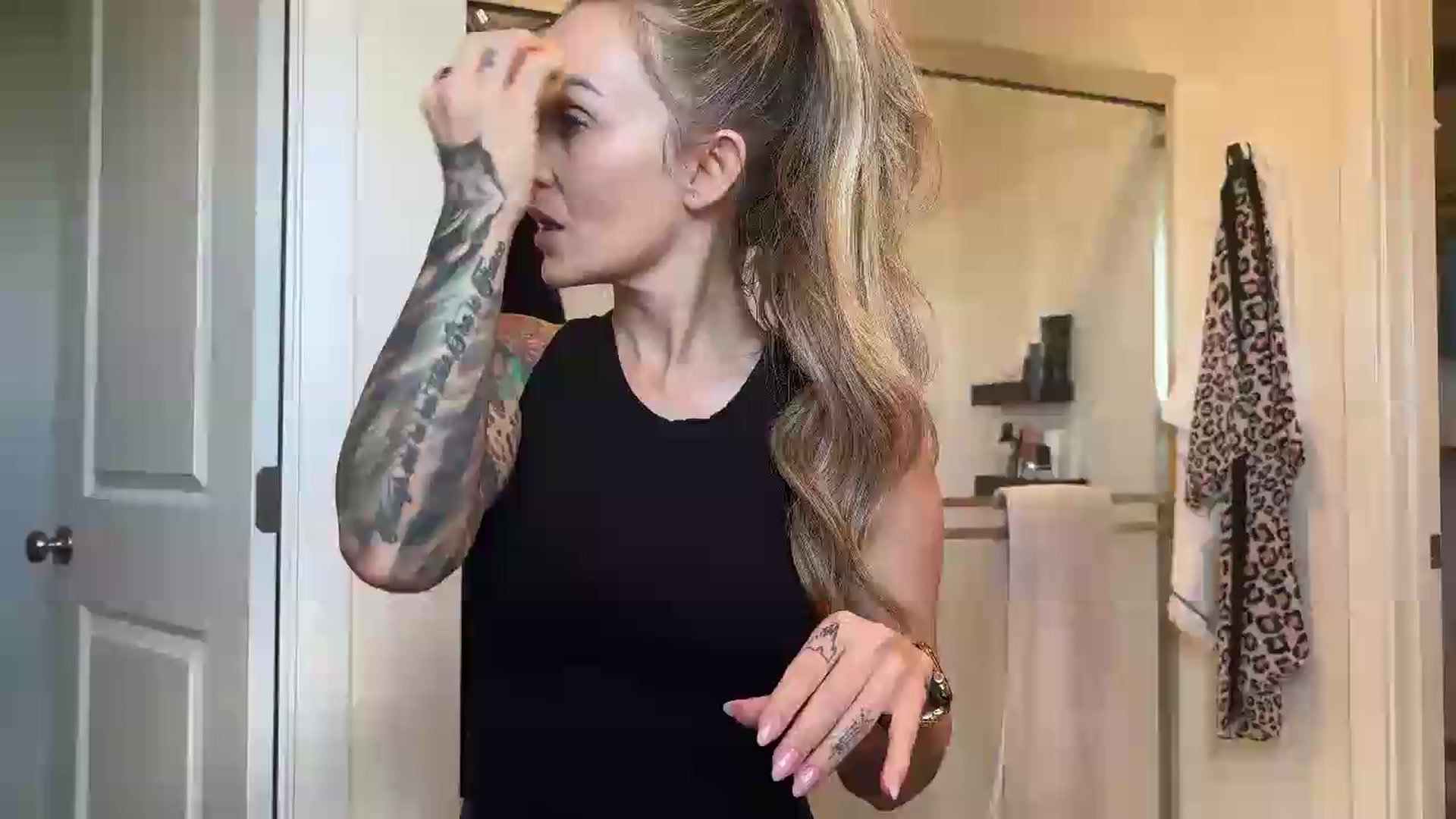 Gallery image thumbnail from MsCheeks's myfreecams stream on, 06/29/2026, 21:50 image 1 of 20