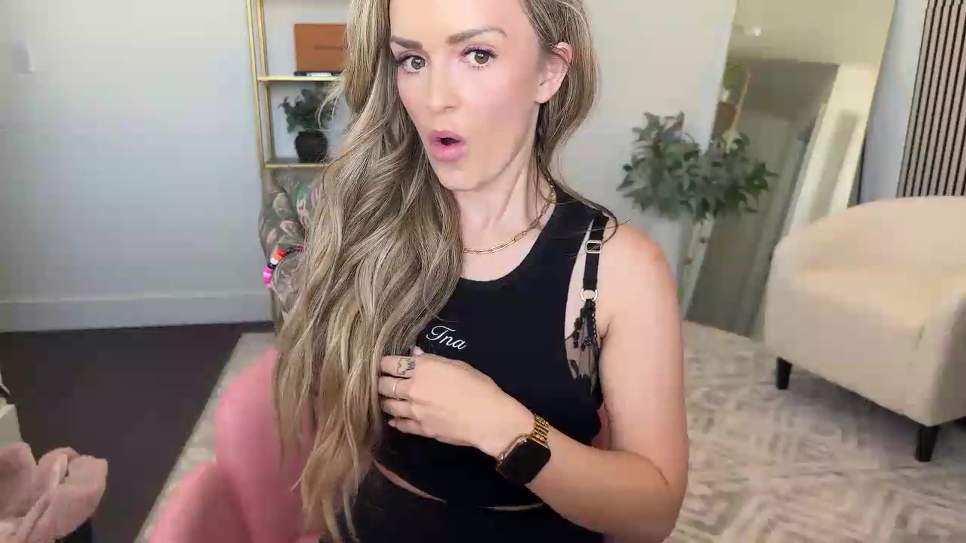 Gallery image thumbnail from MsCheeks's myfreecams stream on, 08/16/2026, 17:33 image 15 of 20