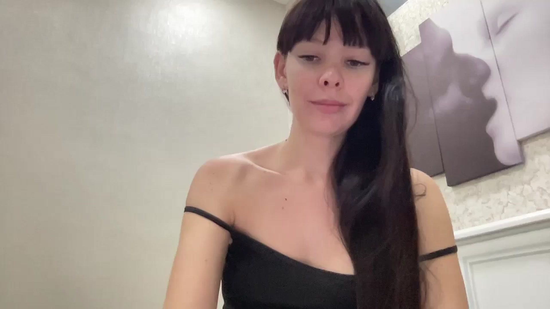 Gallery image thumbnail from MsCumsAlot's myfreecams stream on, 01/01/2024, 12:40 image 14 of 20