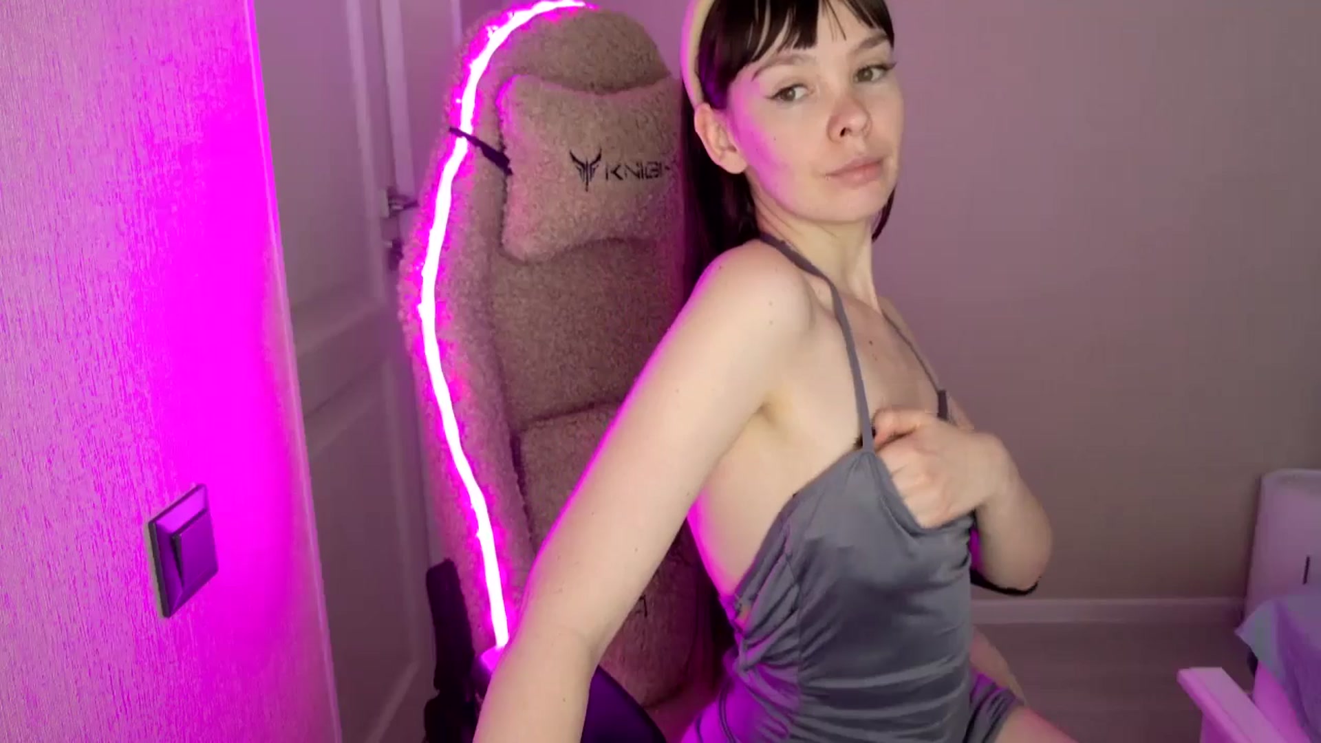 Gallery image thumbnail from MsCumsAlot's myfreecams stream on, 02/09/2026, 10:21 image 19 of 20