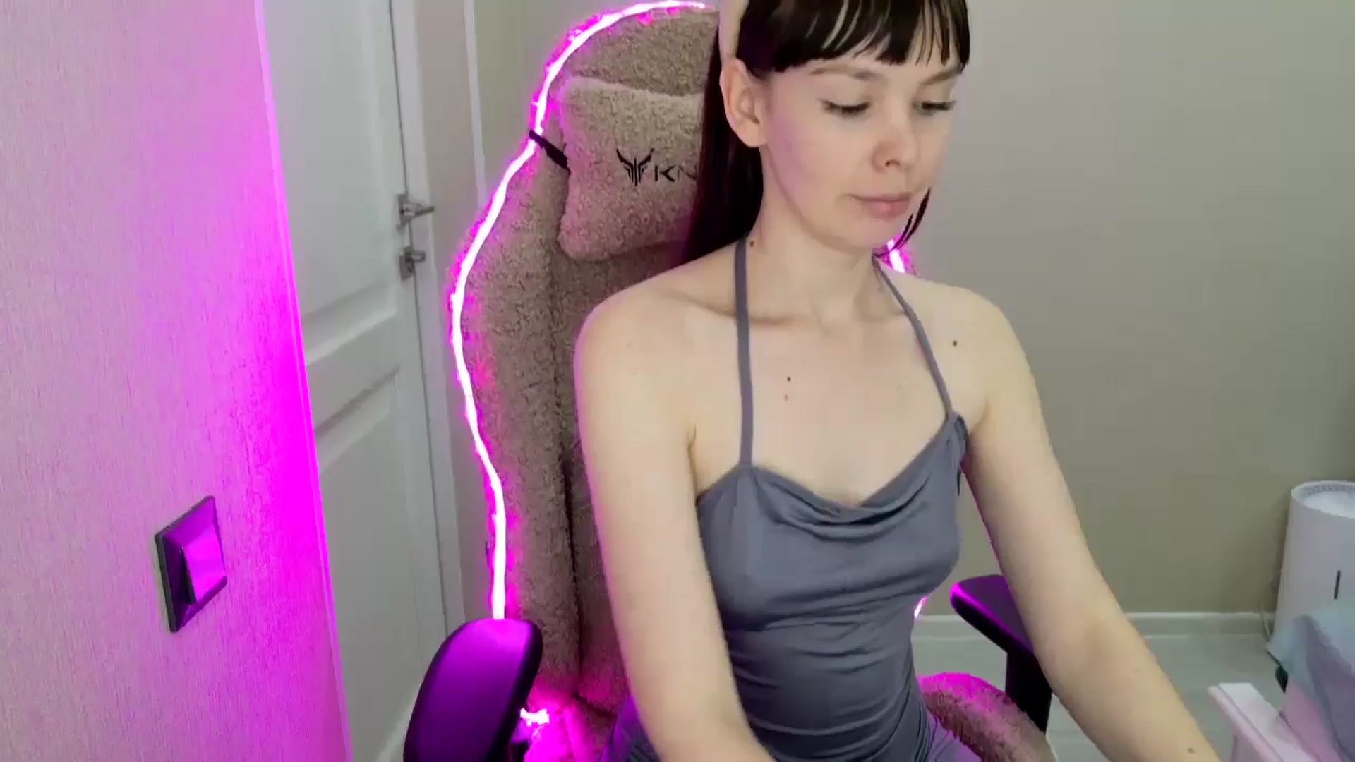 Gallery image thumbnail from MsCumsAlot's myfreecams stream on, 02/09/2026, 10:21 image 15 of 20