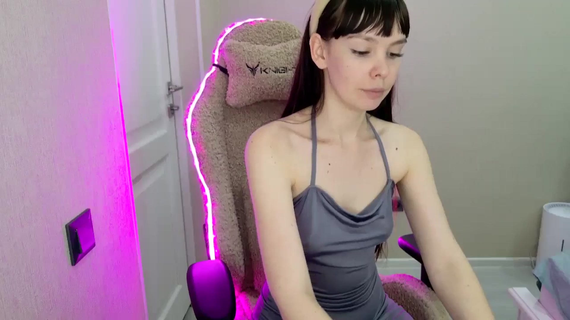 Gallery image thumbnail from MsCumsAlot's myfreecams stream on, 02/09/2026, 10:21 image 6 of 20