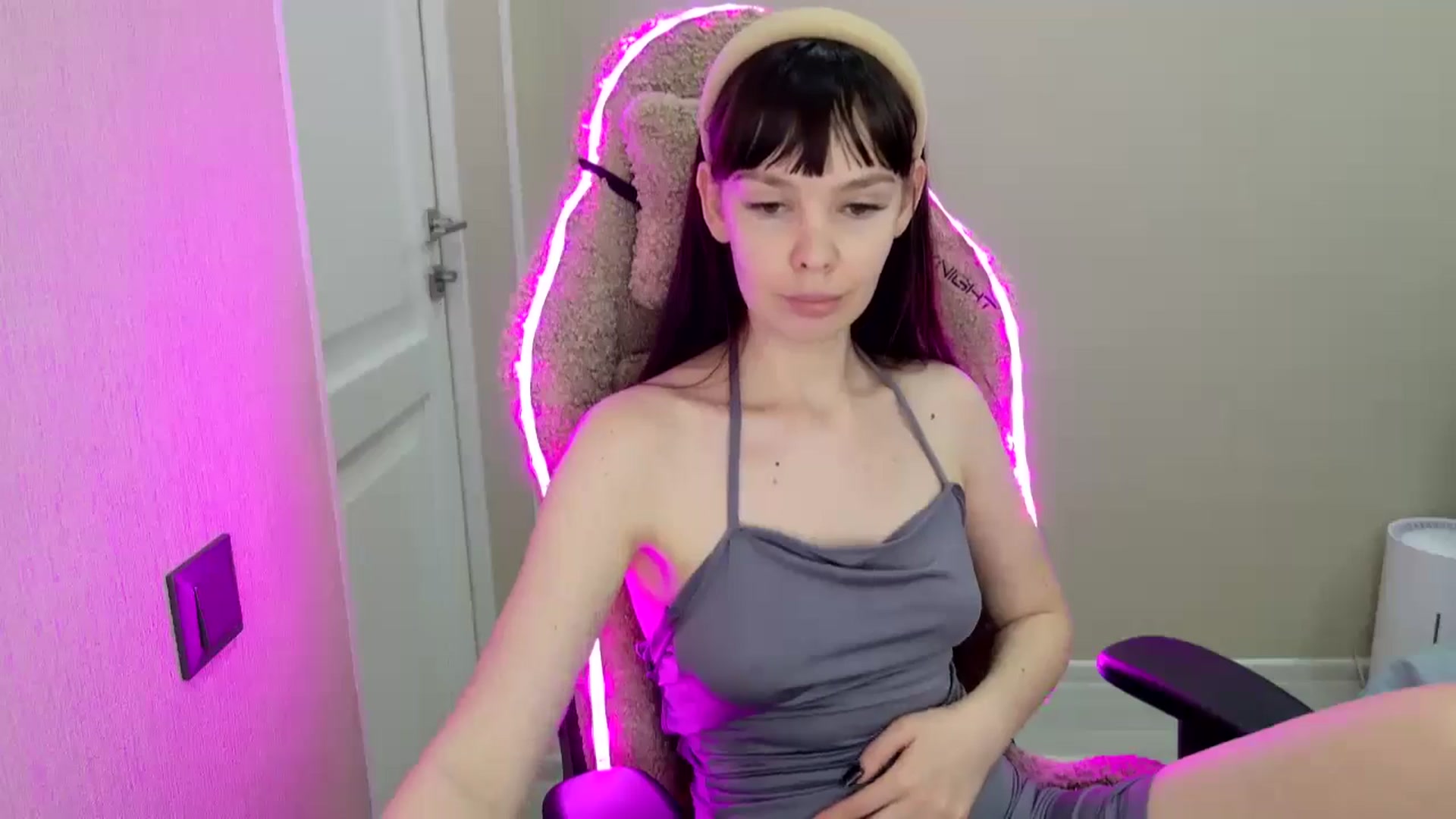 Gallery image thumbnail from MsCumsAlot's myfreecams stream on, 02/09/2026, 10:21 image 12 of 20