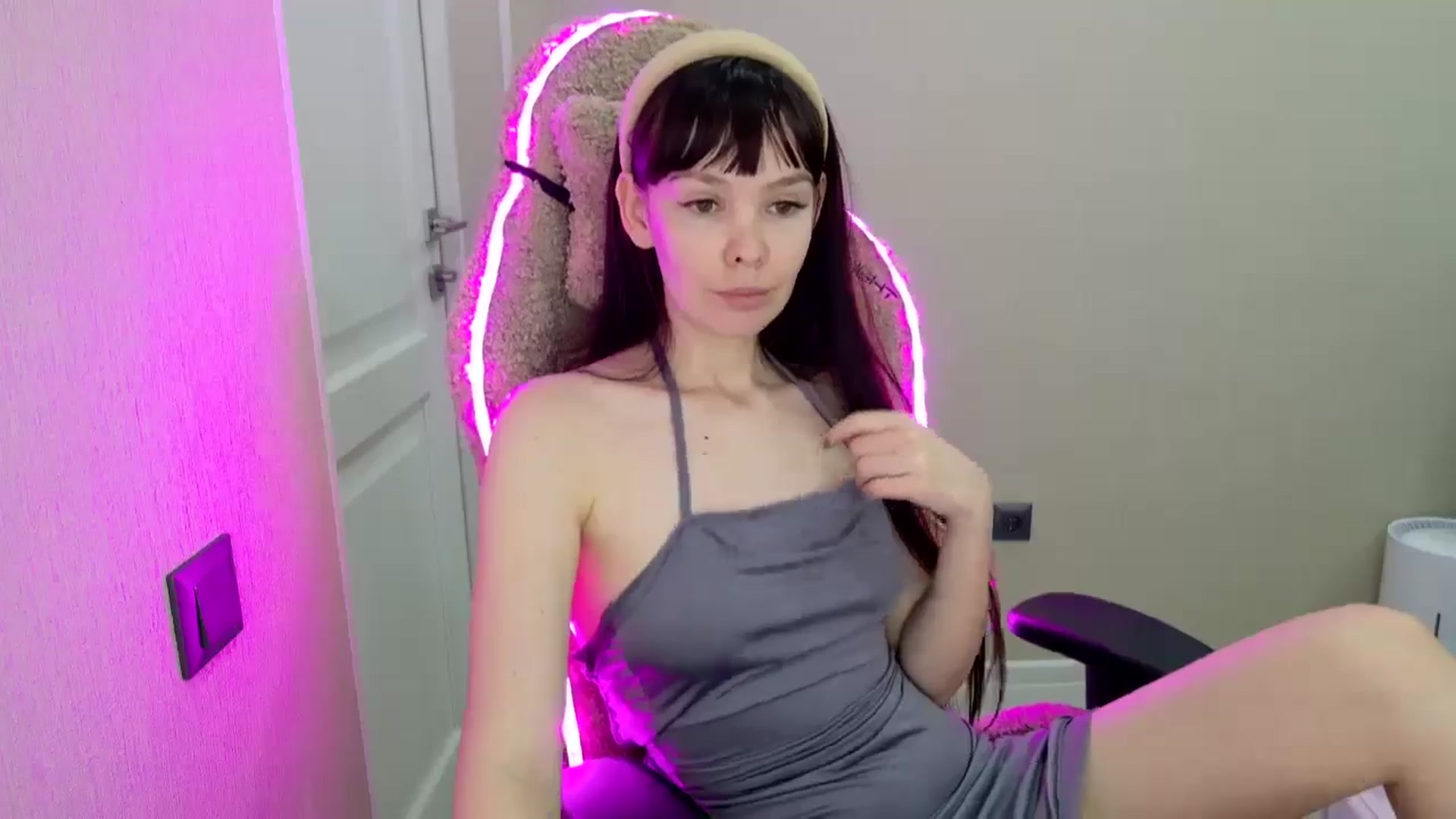 Gallery image thumbnail from MsCumsAlot's myfreecams stream on, 02/09/2026, 10:21 image 13 of 20
