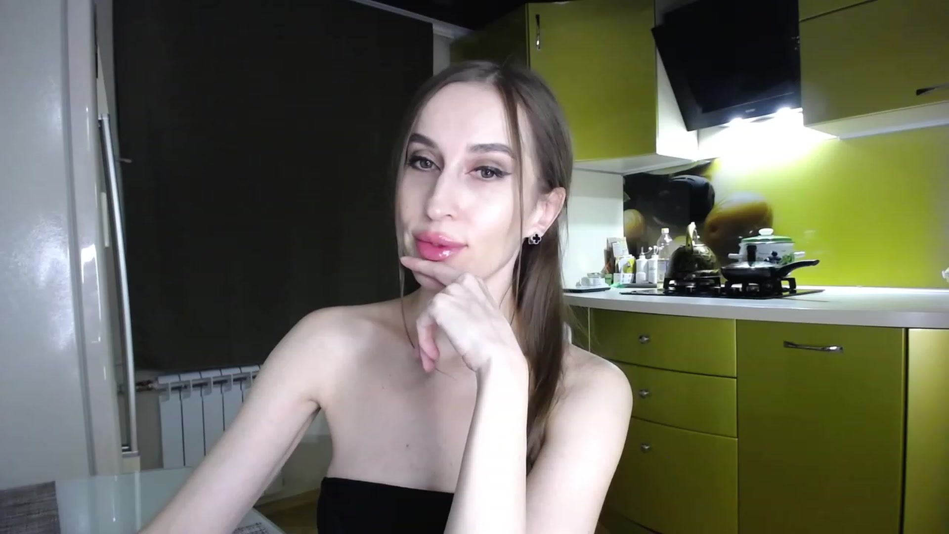 Gallery image thumbnail from MsDreams_'s myfreecams stream on, 11/28/2022, 24:39 image 16 of 20