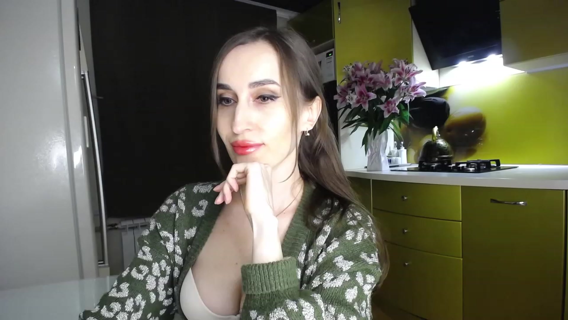 Gallery image thumbnail from MsDreams_'s myfreecams stream on, 04/03/2023, 24:06 image 3 of 20