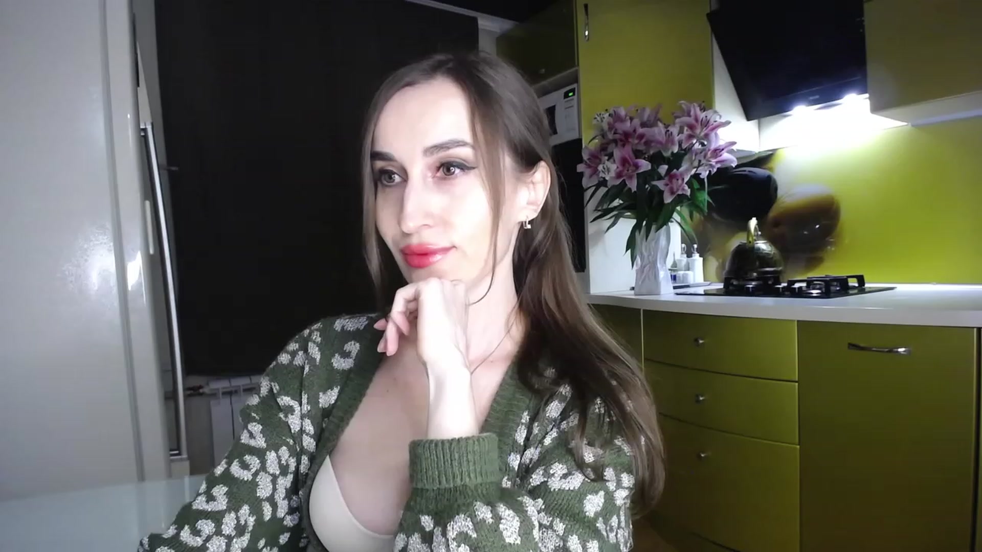 Gallery image thumbnail from MsDreams_'s myfreecams stream on, 04/03/2023, 24:06 image 2 of 20