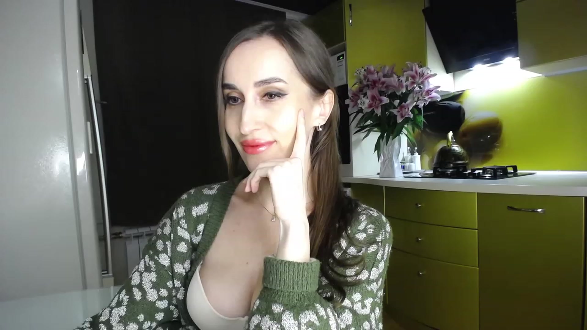 Gallery image thumbnail from MsDreams_'s myfreecams stream on, 04/03/2023, 01:37 image 14 of 20