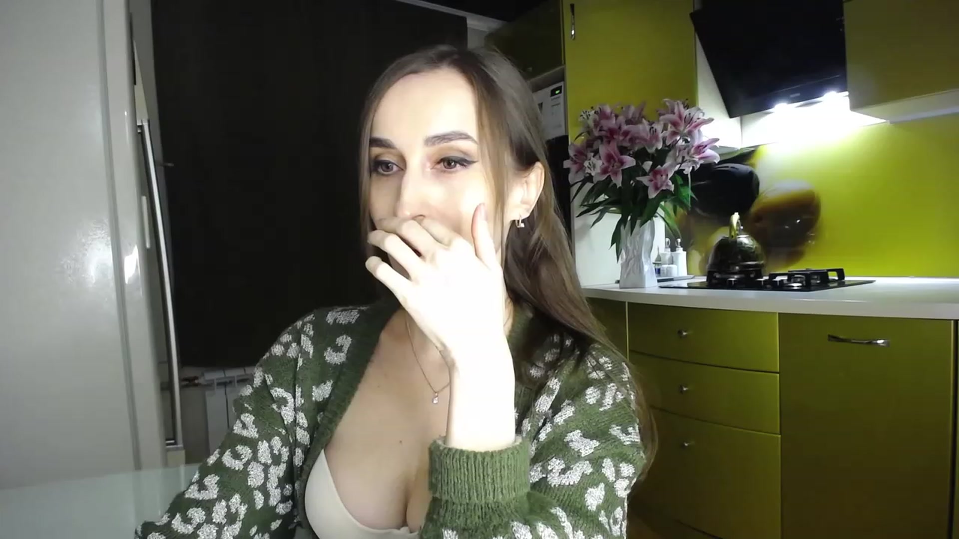 Gallery image thumbnail from MsDreams_'s myfreecams stream on, 04/03/2023, 01:37 image 1 of 20