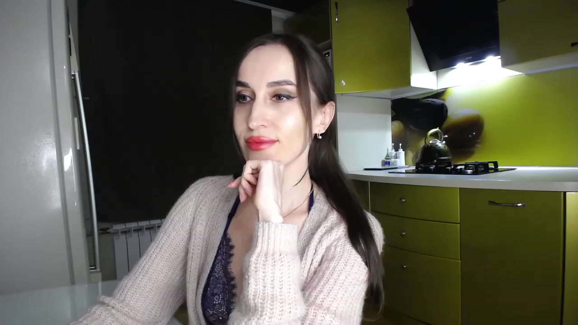Gallery image thumbnail from MsDreams_'s myfreecams stream on, 04/20/2023, 24:05 image 2 of 20