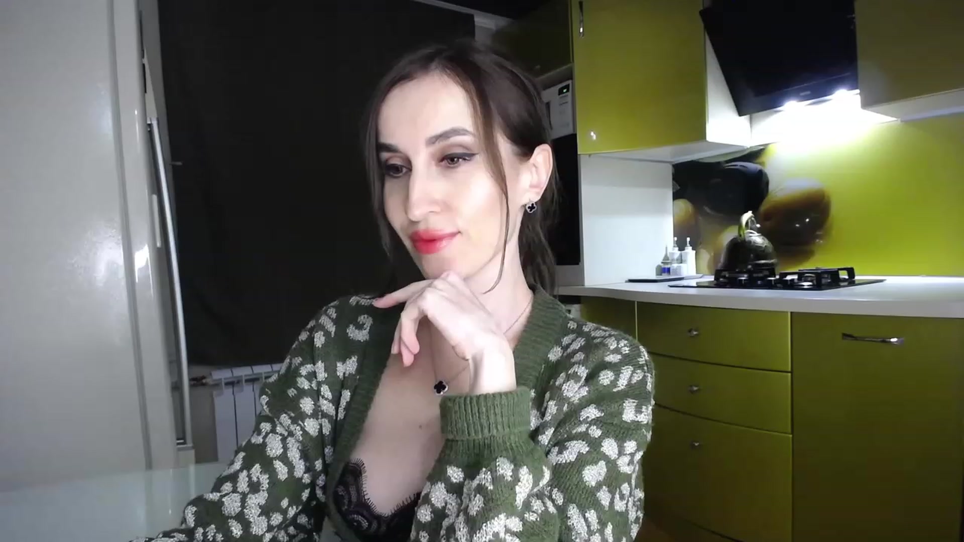 Gallery image thumbnail from MsDreams_'s myfreecams stream on, 04/23/2023, 24:43 image 4 of 20
