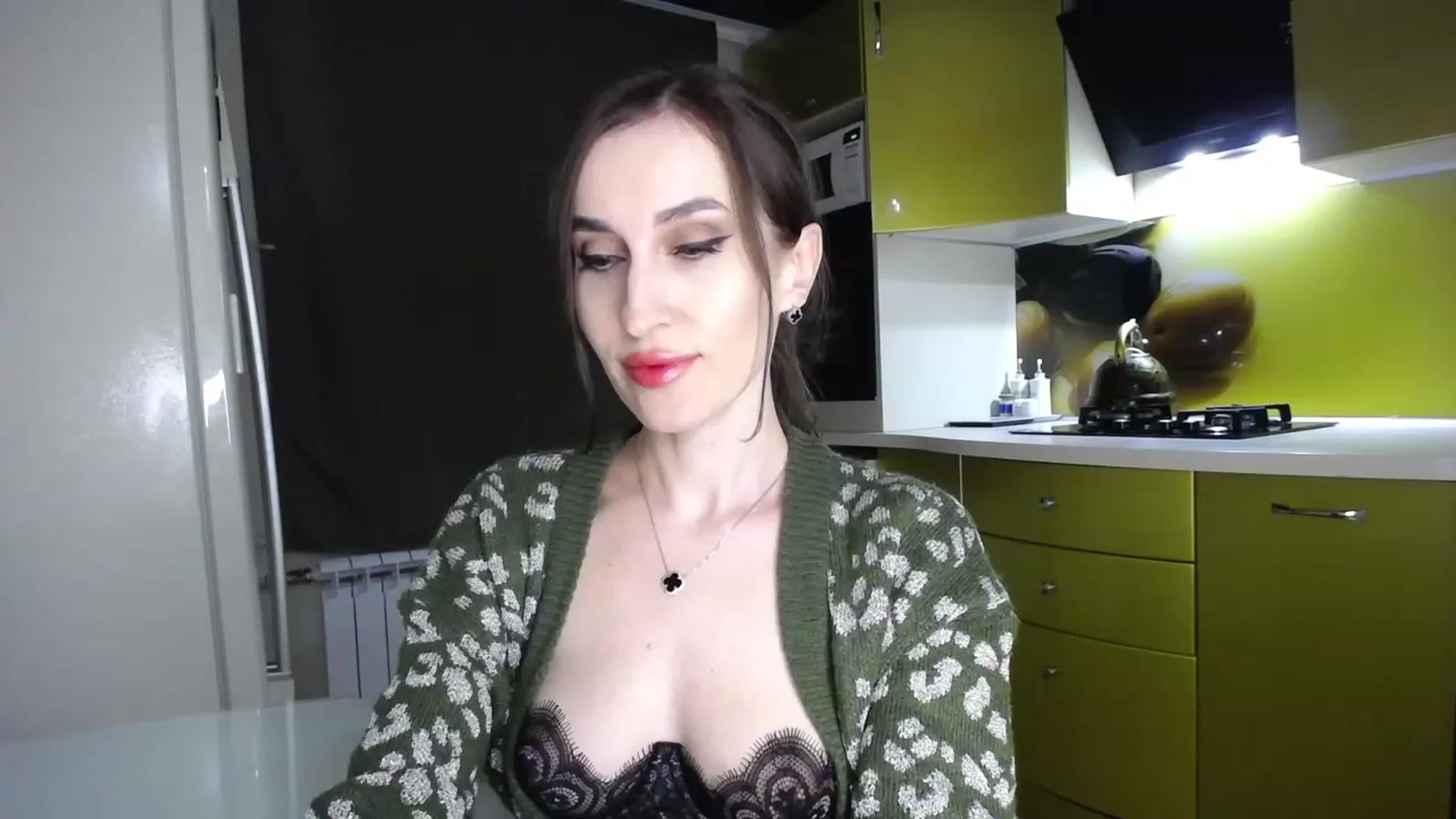 Gallery image thumbnail from MsDreams_'s myfreecams stream on, 04/23/2023, 24:43 image 14 of 20