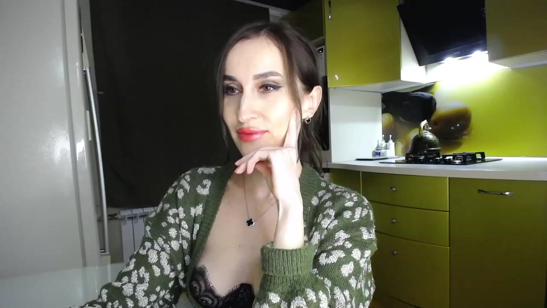 Gallery image thumbnail from MsDreams_'s myfreecams stream on, 04/23/2023, 24:43 image 10 of 20