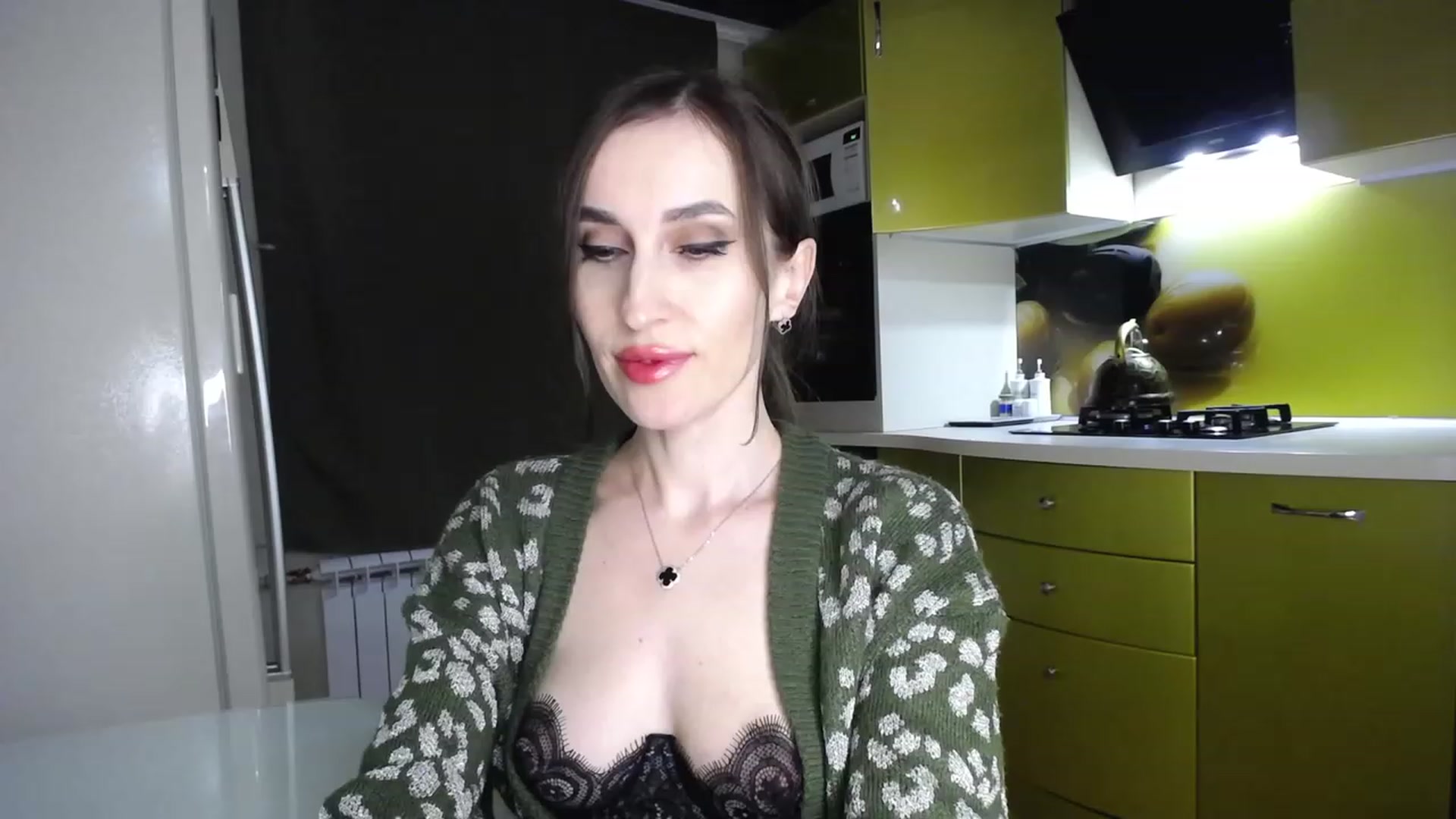 Gallery image thumbnail from MsDreams_'s myfreecams stream on, 04/23/2023, 24:43 image 18 of 20
