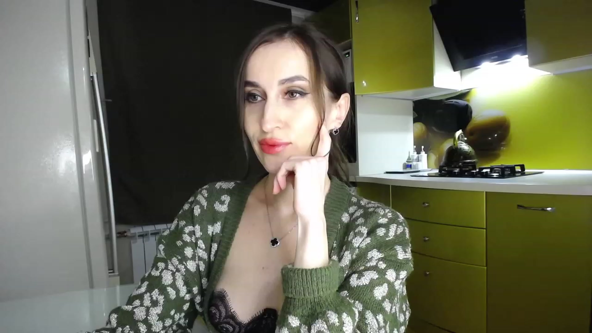 Gallery image thumbnail from MsDreams_'s myfreecams stream on, 04/23/2023, 24:43 image 12 of 20