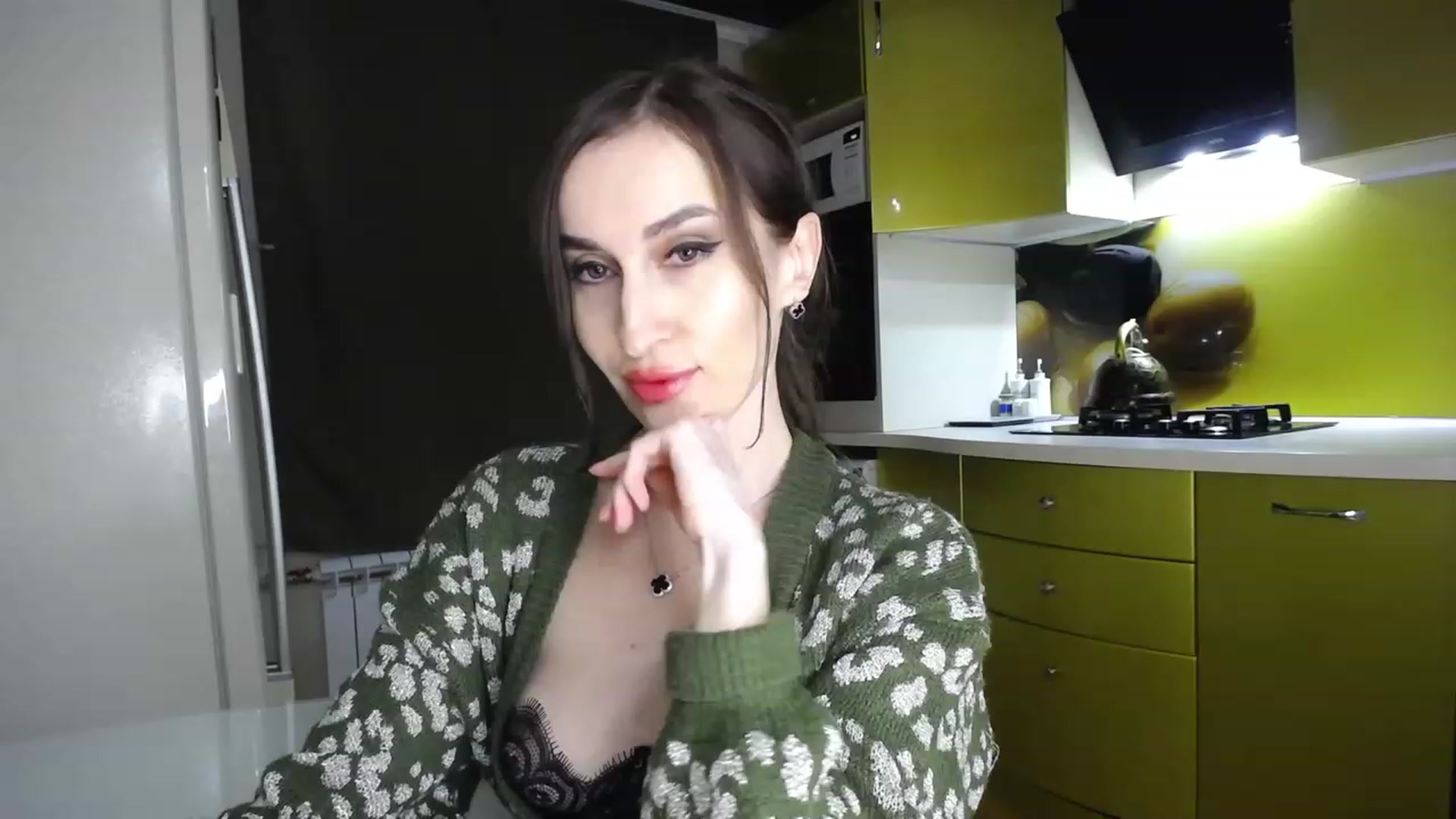 Gallery image thumbnail from MsDreams_'s myfreecams stream on, 04/23/2023, 24:43 image 9 of 20