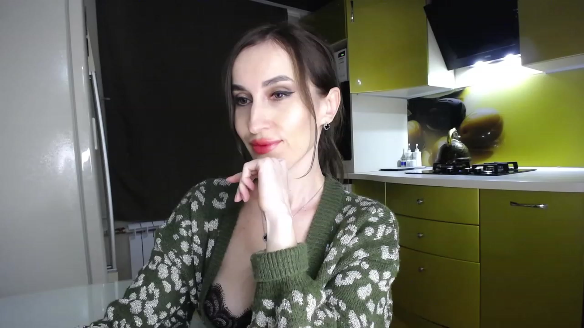 Gallery image thumbnail from MsDreams_'s myfreecams stream on, 04/23/2023, 24:43 image 3 of 20