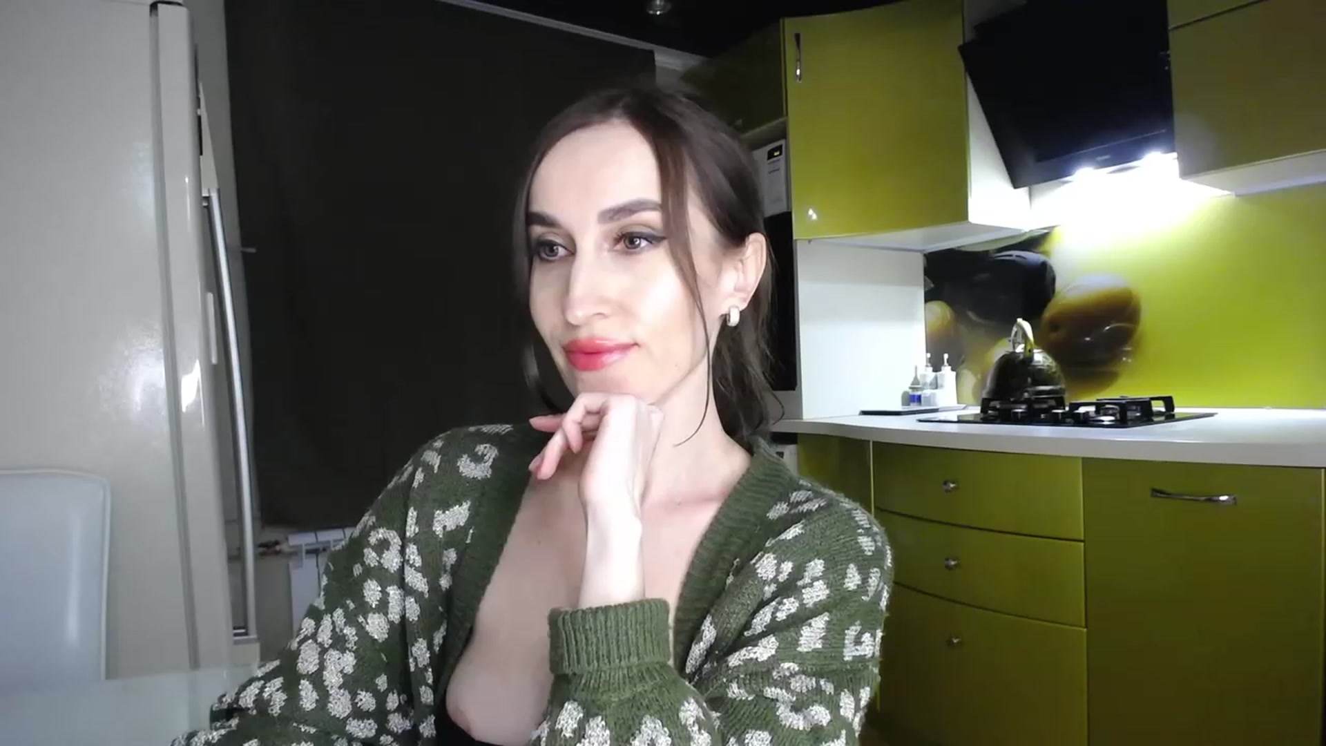 Gallery image thumbnail from MsDreams_'s myfreecams stream on, 04/24/2023, 01:08 image 12 of 20