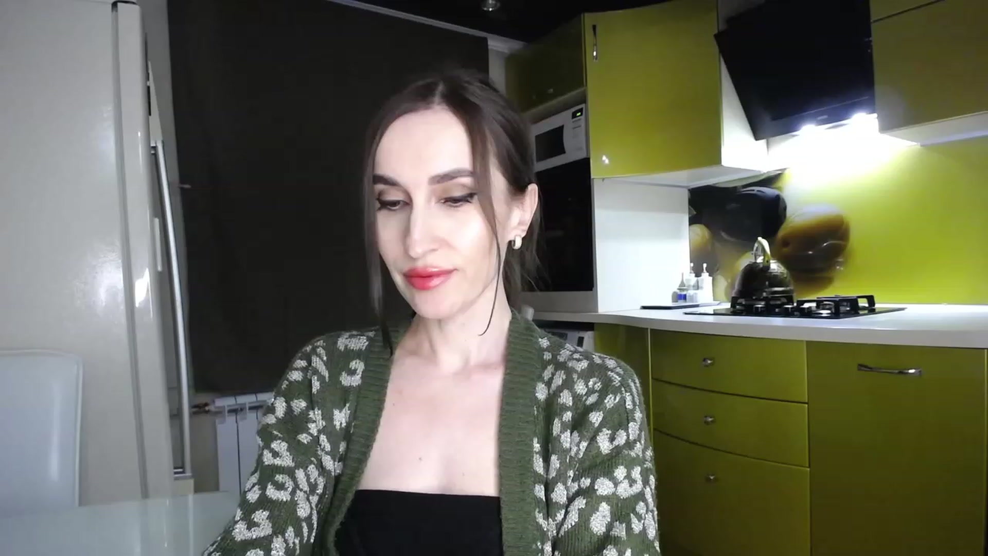 Gallery image thumbnail from MsDreams_'s myfreecams stream on, 04/24/2023, 01:08 image 3 of 20