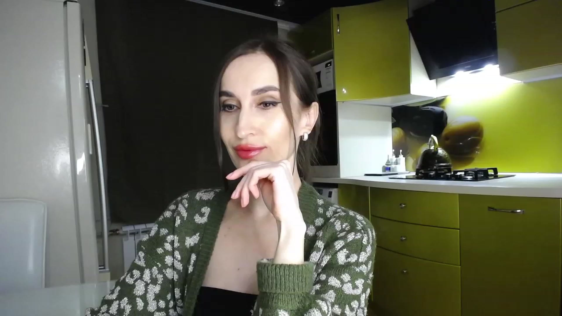 Gallery image thumbnail from MsDreams_'s myfreecams stream on, 04/24/2023, 01:08 image 5 of 20