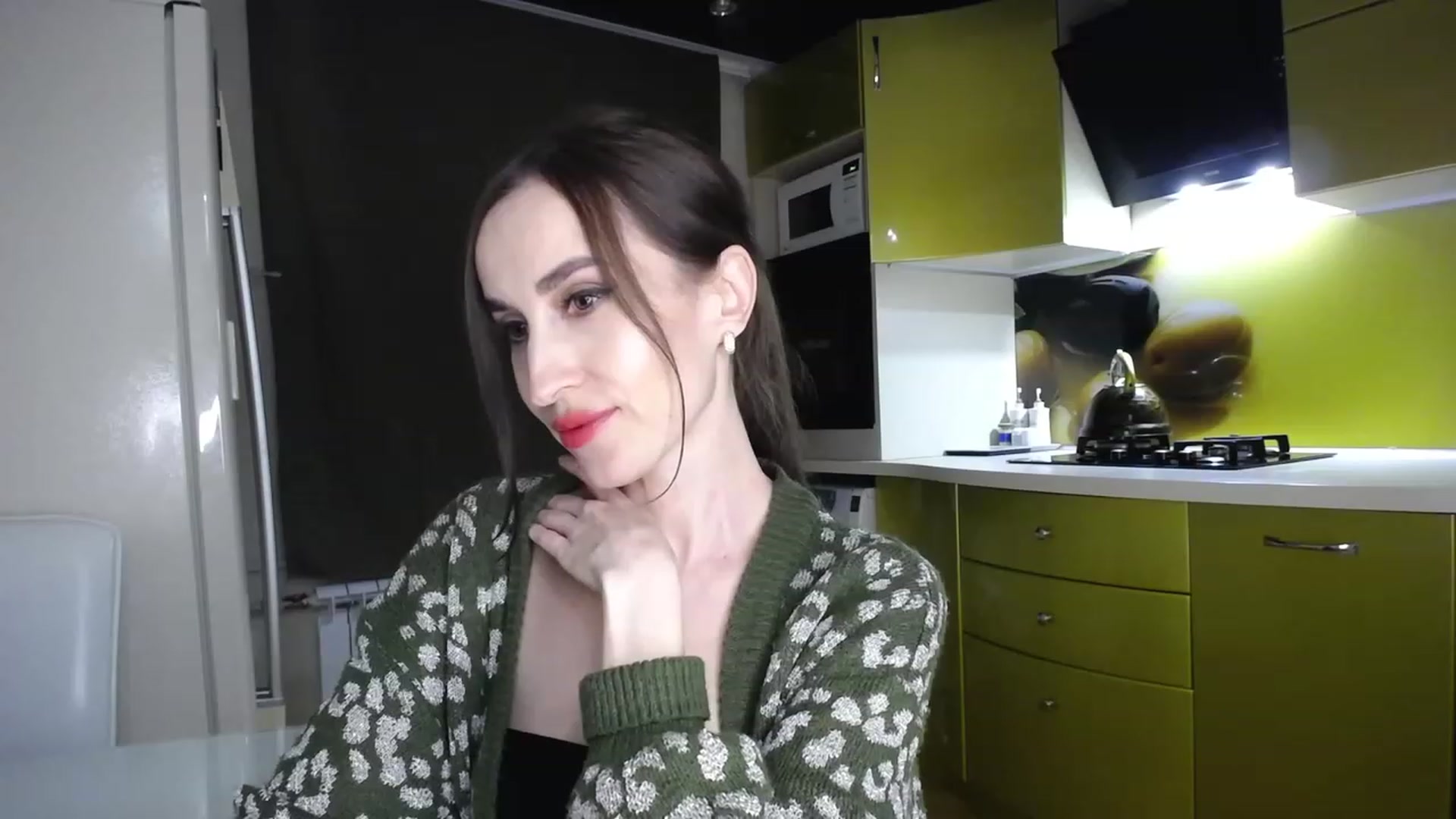 Gallery image thumbnail from MsDreams_'s myfreecams stream on, 04/24/2023, 01:08 image 7 of 20