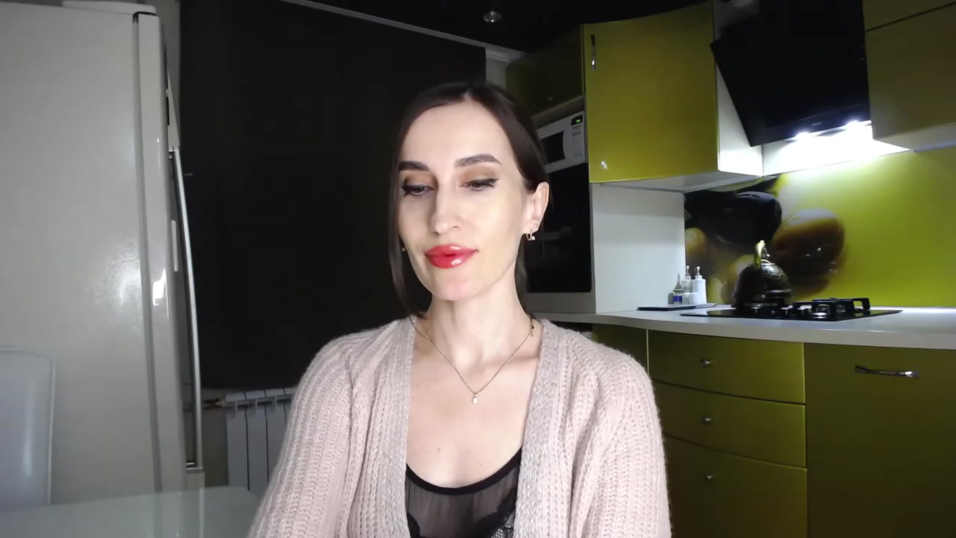 Gallery image thumbnail from MsDreams_'s myfreecams stream on, 04/30/2023, 24:03 image 19 of 20